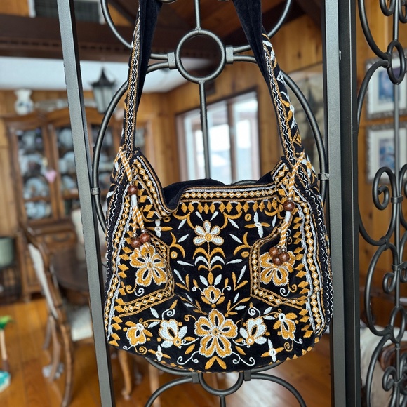 Free People Vic Velvet Slouchy Bag - Picture 5 of 12